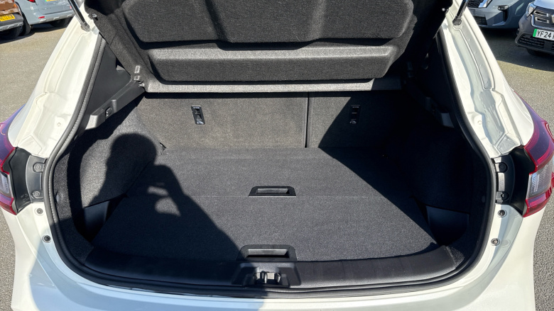 Nissan Qashqai 1.3 DiG-T 160 [157] N-Connecta 5dr DCT Glass Roof Petrol Hatchback